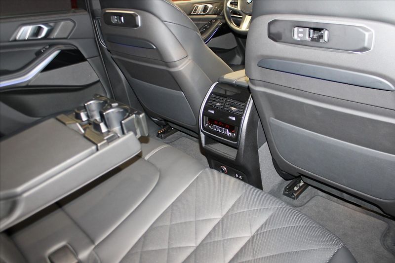 BMW X5 xDrive30d M Sport Pro DAProf/N - fotka 31 z 37