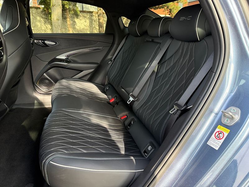 BYD Seal Excellence 82,5 kWh AWD - fotka 12 z 37