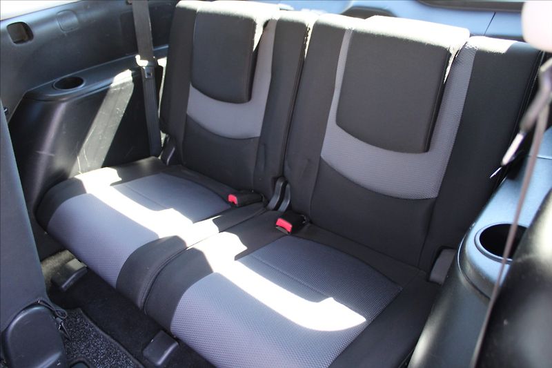 Mazda 5 1,8 i  7 MÍST,TAŽNÉ - fotka 17 z 29