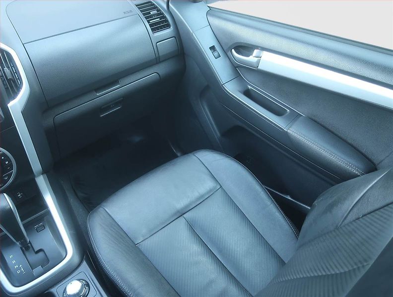 Isuzu D-Max (2019) 1.9 D - fotka 8 z 18