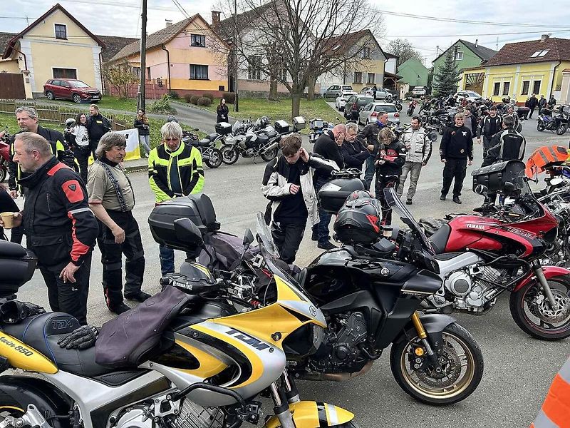 Žehnání motorek v Puclicích.