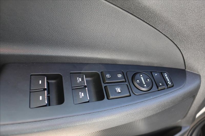 Hyundai Tucson 1,6 ČR,4x4, Automat - fotka 13 z 53