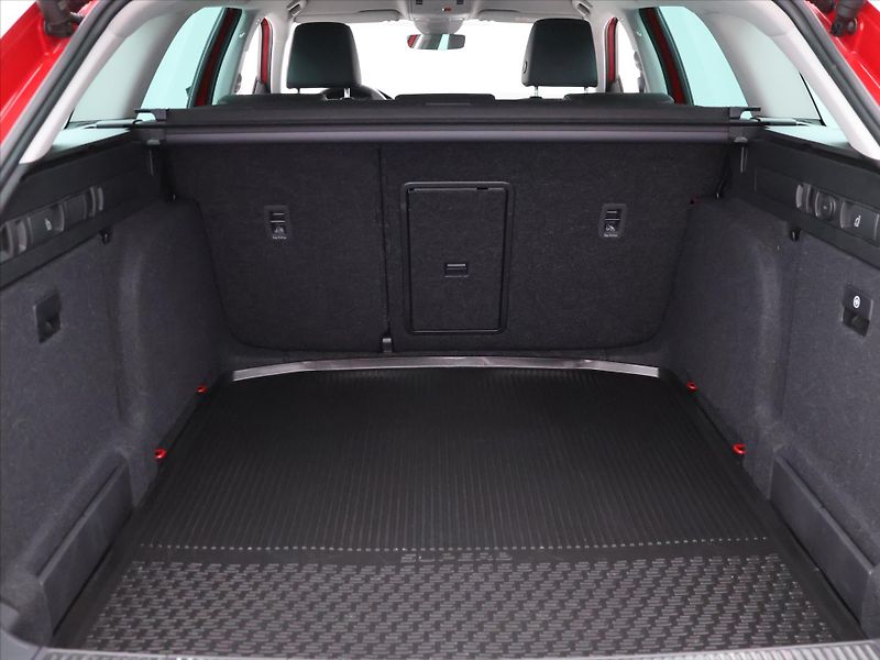 Škoda Superb 2.0 TSI 206KW 4X4 SCOUT CZ - fotka 10 z 39