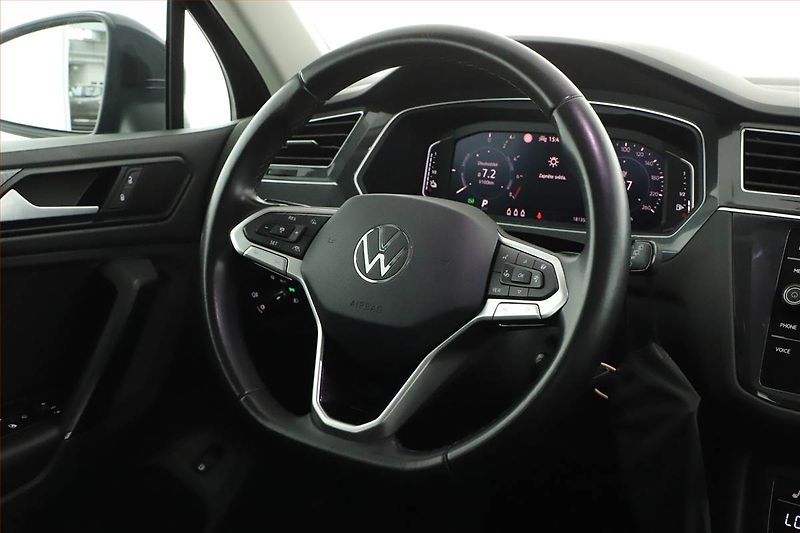 Volkswagen Tiguan (2022) 1.4 TSI eHybrid - fotka 15 z 19