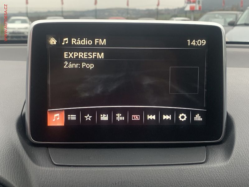 Mazda 2 (2016) 1.5 D, AC, park.čidla - fotka 15 z 18
