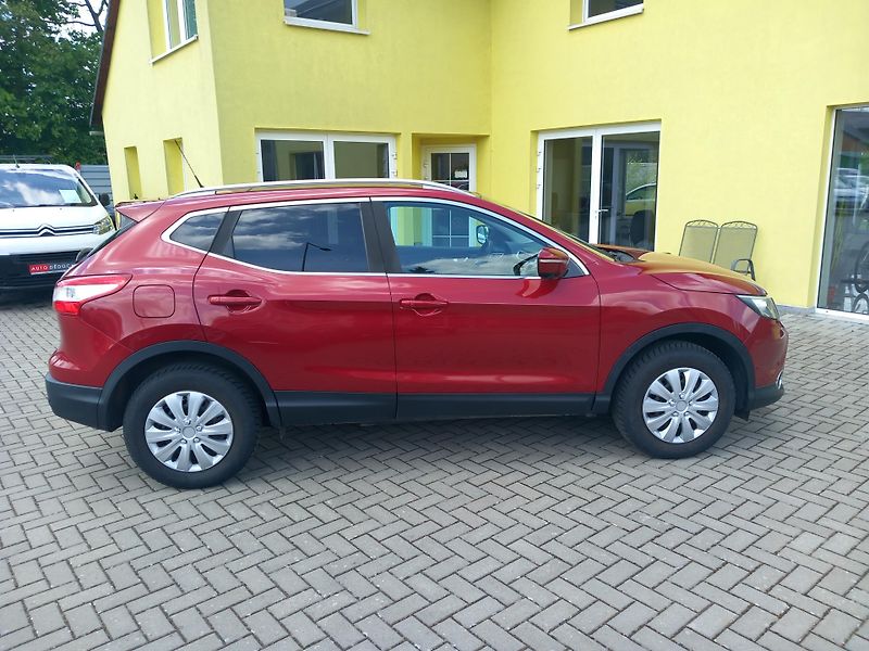 Nissan Qashqai (2014) MAX.VÝBAVA ! PO VELKÉM SERVISE - fotka 9 z 37