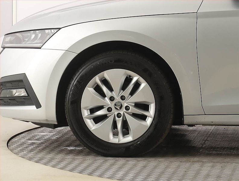 Škoda Octavia (2023) Ambition 2.0 TDI, ČR,1.maj - fotka 14 z 24