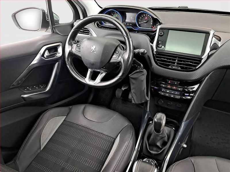 Peugeot 2008 (2013) Allure 1.6 VTi, Tempomat - fotka 7 z 20