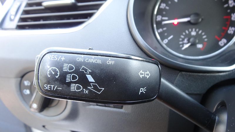 Škoda Octavia Kombi 1.6TDi DSG Ambi.plus - fotka 11 z 14