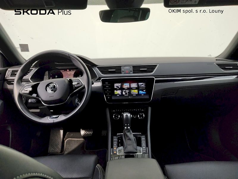 Škoda Superb (2023) Combi L&K 2,0 Tsi 206 Kw 4x4 D - fotka 5 z 43