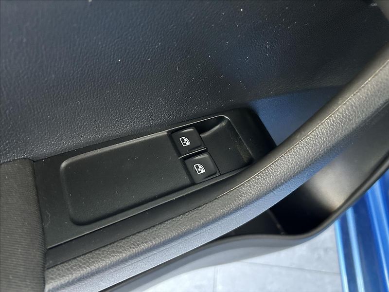 Škoda Fabia 1,2   TSI 66kW,SPORT,STYLE - fotka 8 z 26