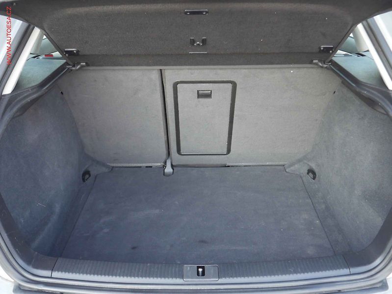 Audi A3 (2011) 2.0 TDi Sportback, Xenon, AC - fotka 7 z 15