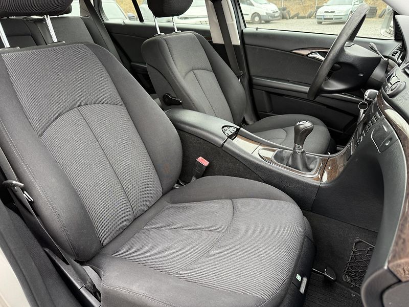 Mercedes-Benz Třídy E E 220CDi Manuál - fotka 15 z 17