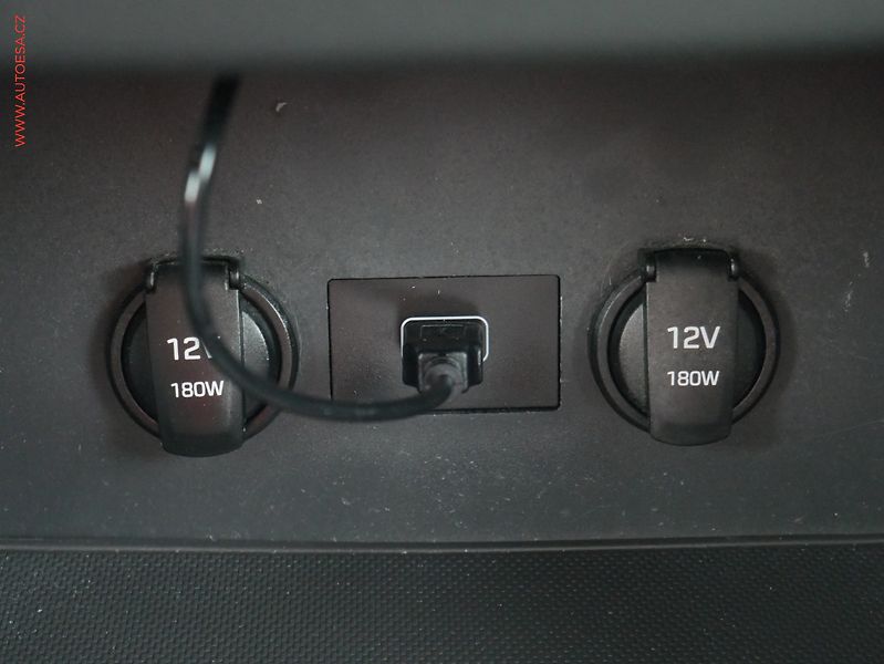 Hyundai i30 (2020) 1.5 DPi, ČR, Comfort, kamera - fotka 15 z 21