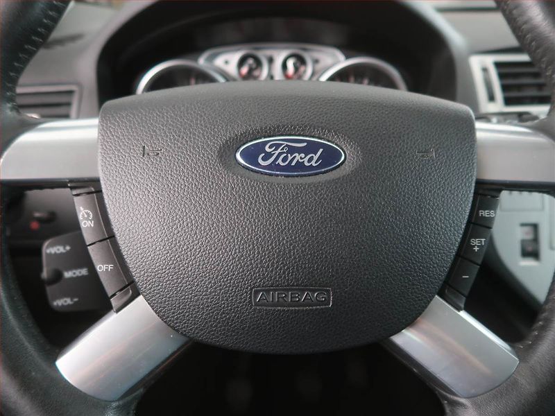 Ford Kuga (2010) 2.0 TDCi, 4X4, Tempomat - fotka 16 z 17