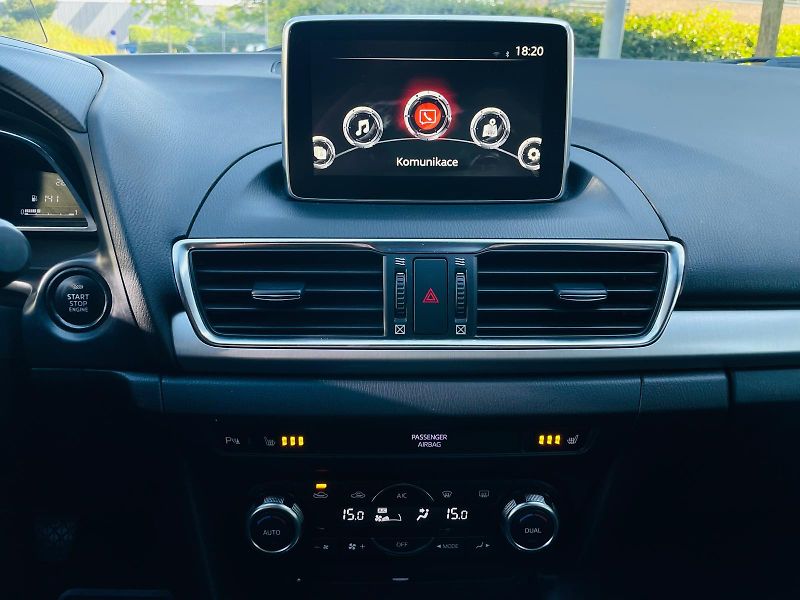 Mazda 3 2.0i MANUÁL LED KAMERA VÝHŘEV - fotka 31 z 48