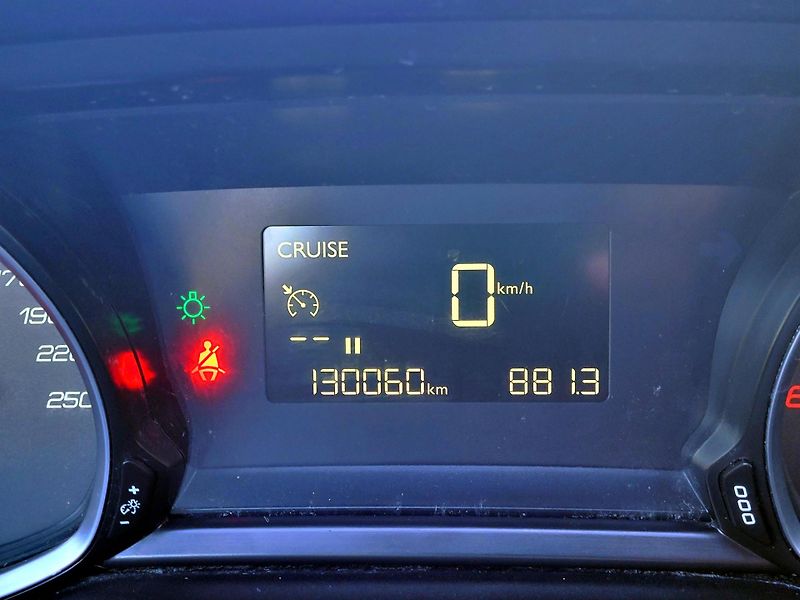 Peugeot 308 bHDi ČR, *SERV.KNÍŽKA*         - fotka 35 z 39