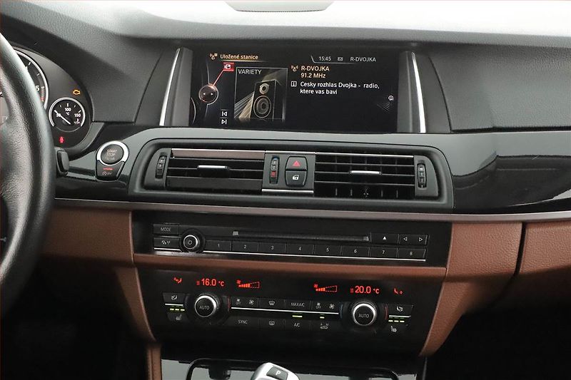 BMW Řada 5 (2016) 525d, Automat, Navi, Bi-Xenony - fotka 11 z 20