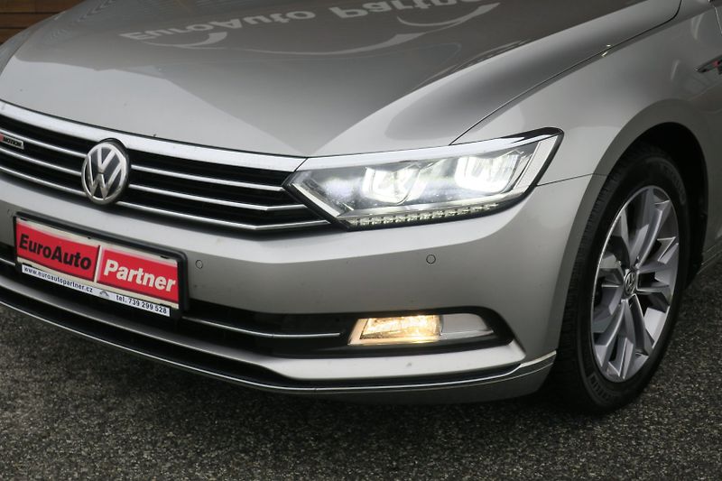 Volkswagen Passat (2017) 2.0TDI 140kW 4MOT DSG Highline - fotka 8 z 49