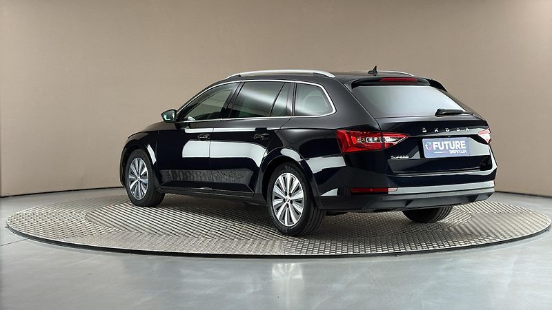 Škoda Superb 2.0 TDI DSG Style Combi - fotka 2 z 27