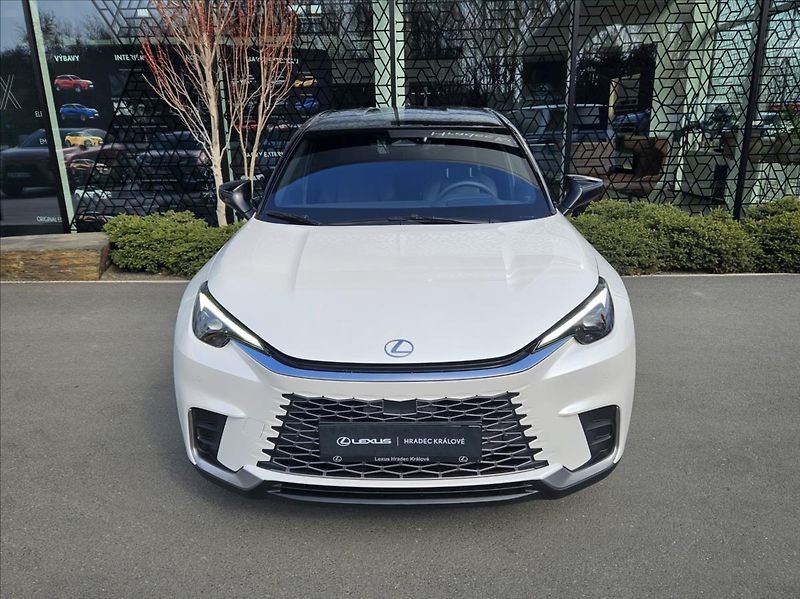Lexus LBX 1,5 EMOTION Tech - fotka 3 z 18