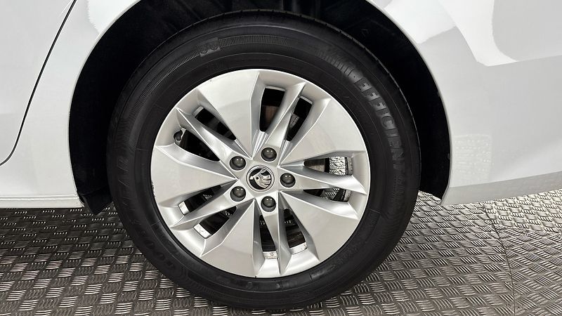 Škoda Octavia 1.0 TSI E-Tec DSG Ambition - fotka 19 z 23