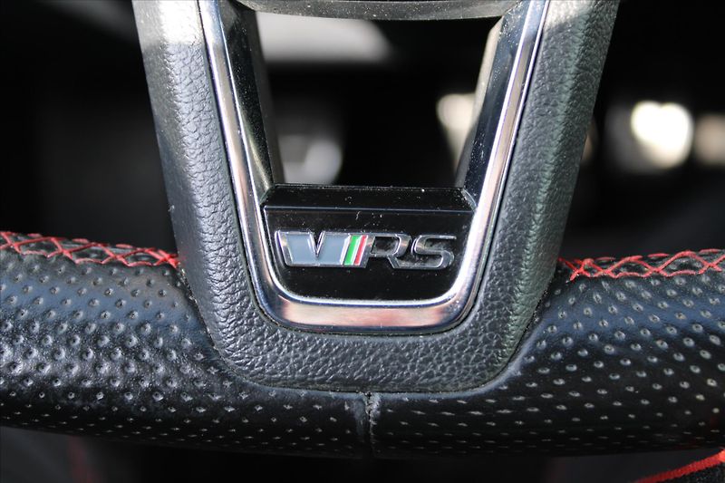 Škoda Octavia RS 2.0 TDI 135kW XENONY ČR - fotka 18 z 26