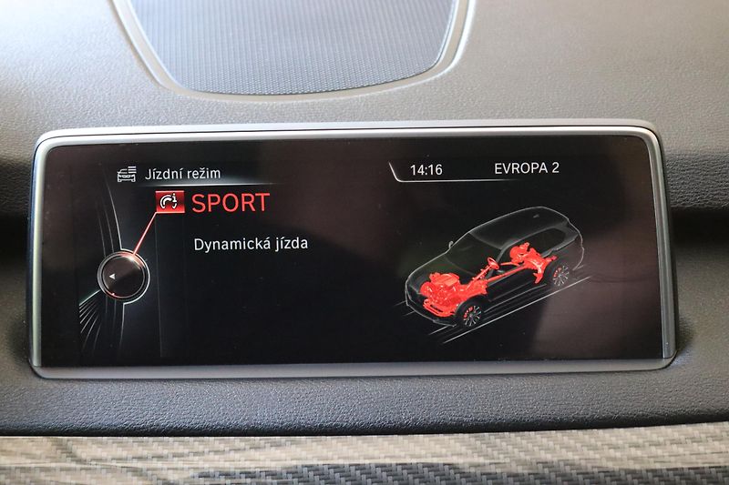 BMW X5 XDRIVE 30D F15 190kW - fotka 29 z 50