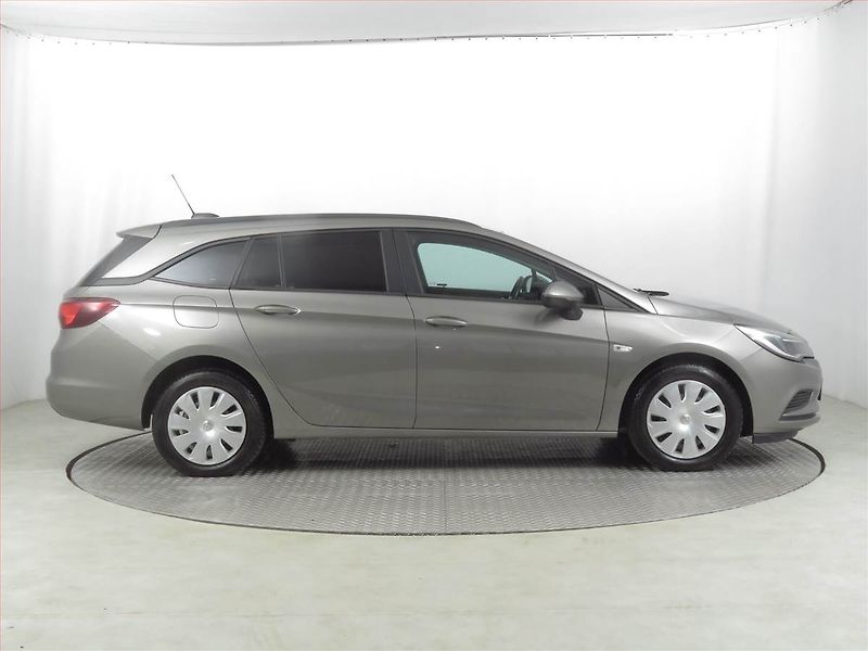 Opel Astra (2017) 1.6 CDTI, Serv.kniha, Tempomat - fotka 6 z 16