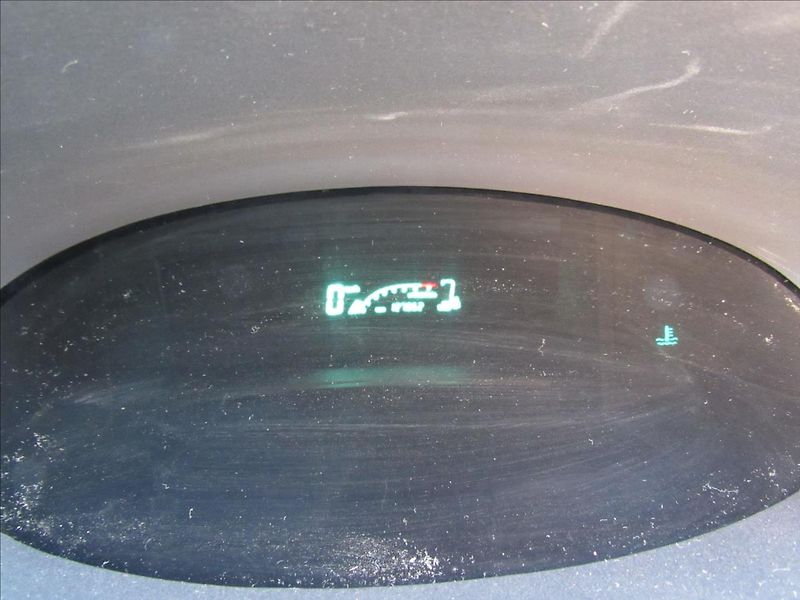 Toyota Yaris 1,0 i Terra VVT-i - fotka 12 z 22