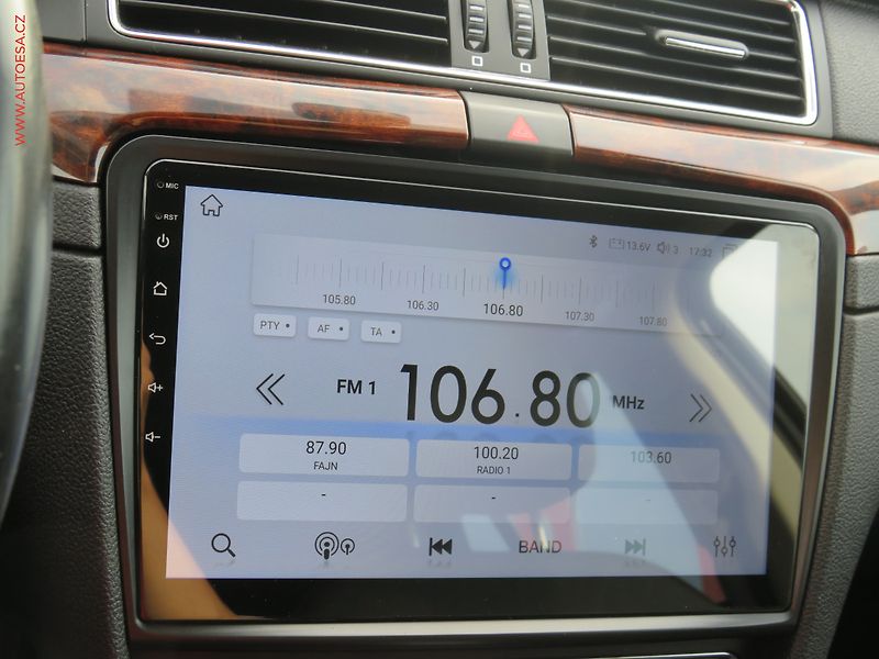 Škoda Superb (2011) 3.6 V6 4x4, ČR, Exclusive - fotka 16 z 28