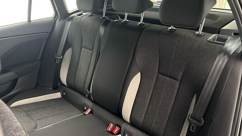 Škoda Kamiq 1.0 TSI DSG Style - fotka 16 z 24