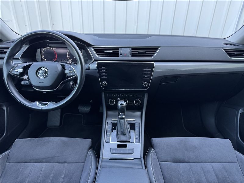 Škoda Superb 2,0 TDI DSG STYLE 1.maj. ČR - fotka 25 z 50