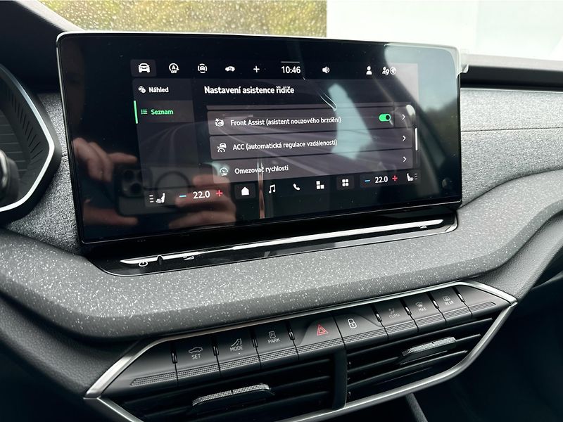 Škoda Octavia Combi Top Selection 2,0 TDI 11 - fotka 14 z 26