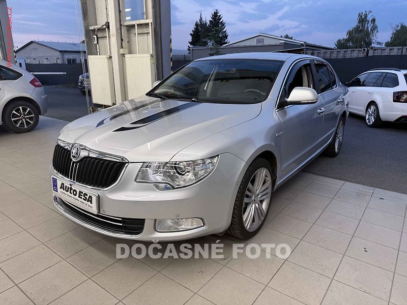 Škoda Superb (2008) 3.6fsi 4x4, servis.kniha, AT - fotka 1 z 3