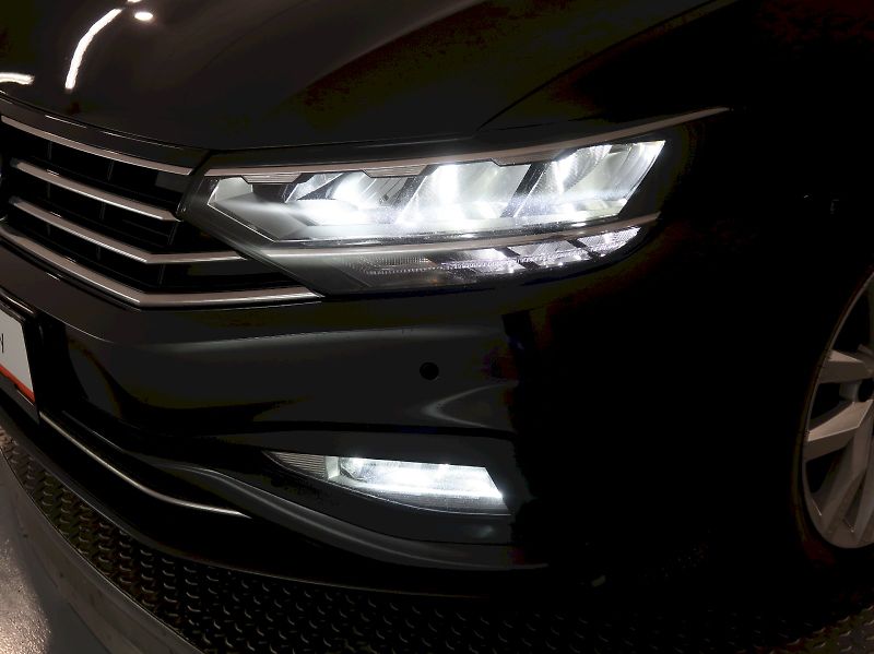 Volkswagen Passat (2023) BUSINESS PREMIUM 2.0TDI 110KW - fotka 9 z 36
