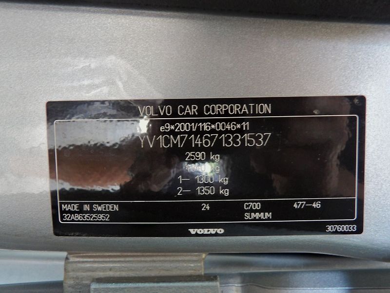 Volvo XC90 2.4D5 136kW AWD Summum Xenon - fotka 23 z 24