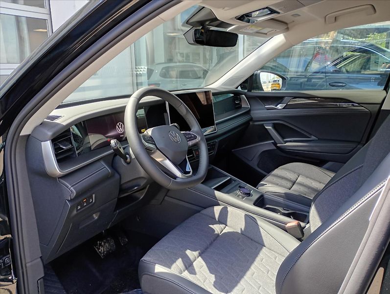 Volkswagen Tayron (2025) 1,5 eTSI 110 kW mHEV  People - fotka 12 z 17