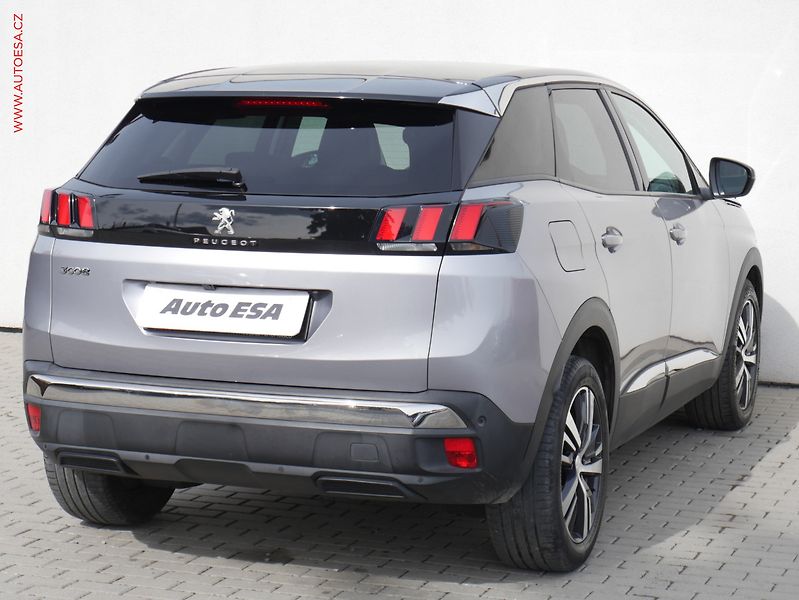 Peugeot 3008 (2019) 1.5 HDi, Allure, navi, kamera - fotka 4 z 17