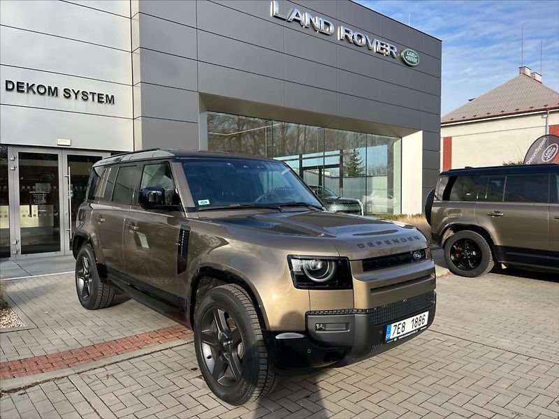 Land Rover Defender 3,0 110 X-Dynamic SE D250 AWD - fotka 2 z 14