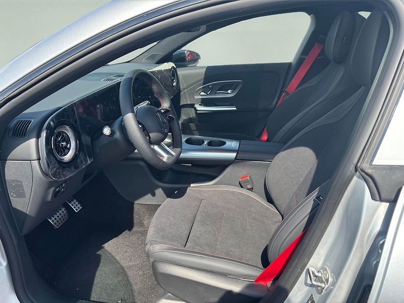 Mercedes-Benz CLA (2026) 200 - fotka 6 z 11
