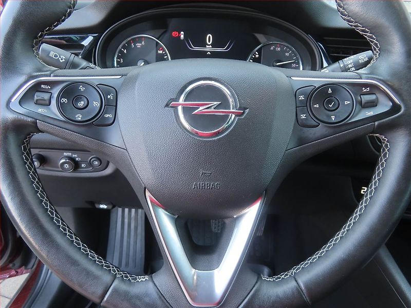 Opel Insignia (2019) 2.0 CDTI, 4X4, Navi, Tempomat - fotka 20 z 22