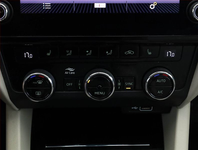 Škoda Octavia (2019) Ambition 2.0 TDI, Serv.kniha - fotka 13 z 17