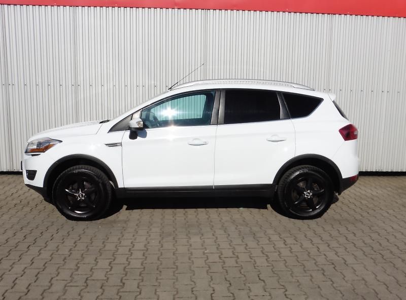 Ford Kuga 2,0 TDCi Titanium 4X4 - fotka 6 z 13