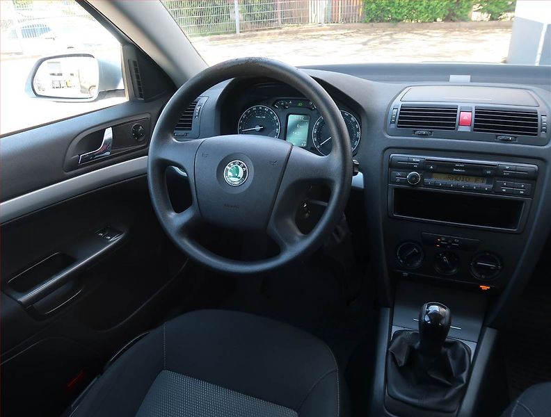 Škoda Octavia (2008) 1.6, po STK, za super cenu - fotka 7 z 17