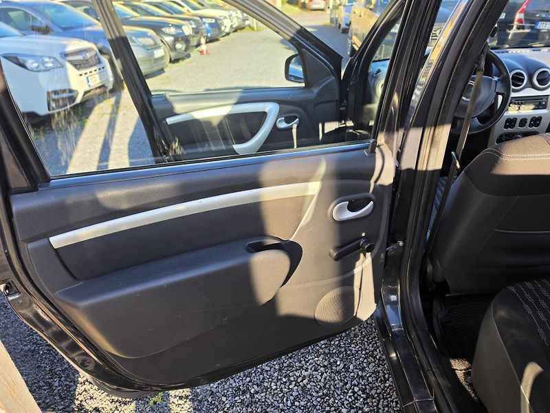 Dacia Logan 1.6 i 62kw Klimatizace  - fotka 12 z 21