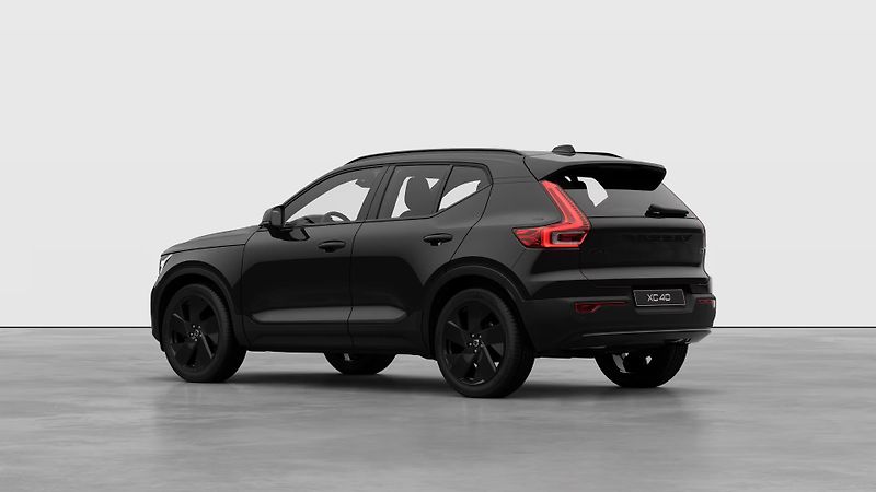 Volvo XC40 (2026) B3 BLACK EDITION PLUS AUT - fotka 13 z 17