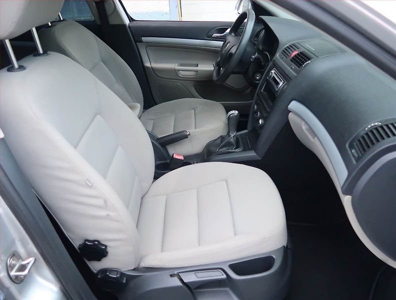 Škoda Octavia (2006) 1.9 TDI 4x4, 4X4, nová STK - fotka 9 z 15