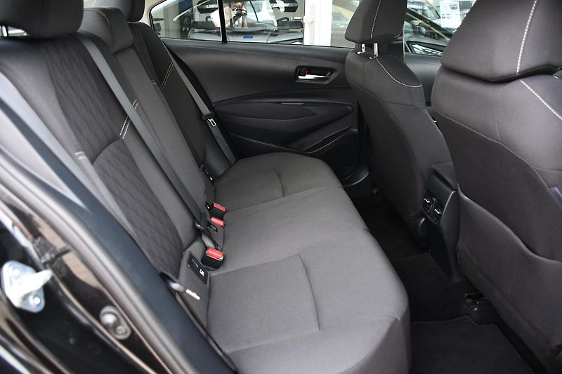 Toyota Corolla 1.5VVT-i 1M 2xKOLA  - fotka 21 z 36