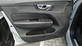 Volvo XC60 B4 mHEV AWD Plus Dark - náhled 8